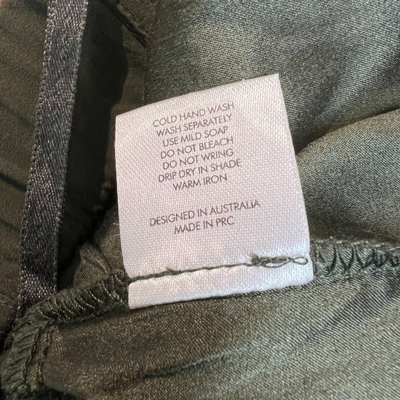 Ginia Silk Pants Womens XS Green Tapered Lightweight Pull On Stretch Pockets - Picture 11 of 12